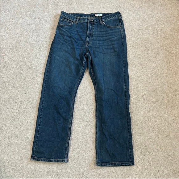 Men’s wrangler relaxed boot blue jeans in size 36 x 32 - Picture 1 of 6